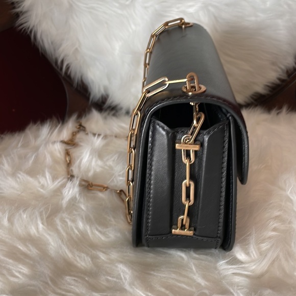 100% AUTHENTIC VALENTINO GARAVANI HANDBAG IN BLACK LEATHER AND HOLD HARDWARE - Picture 4 of 8